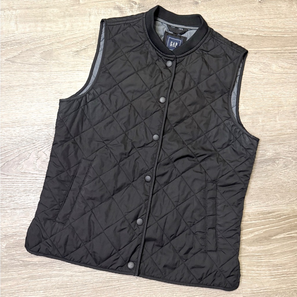 •GAP• QUILTED BLACK VEST